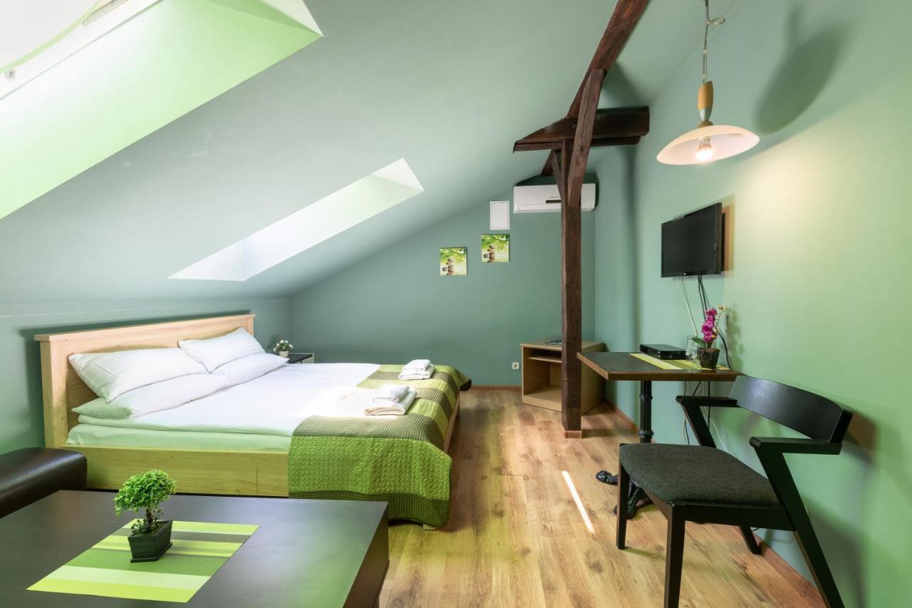 Spare Hotel And Bowling Riga Extérieur photo