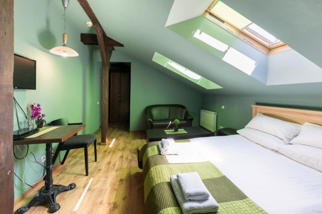 Spare Hotel And Bowling Riga Extérieur photo