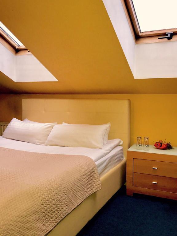 Spare Hotel And Bowling Riga Extérieur photo